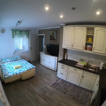 Apartament The Bears Lair Velike Lasce